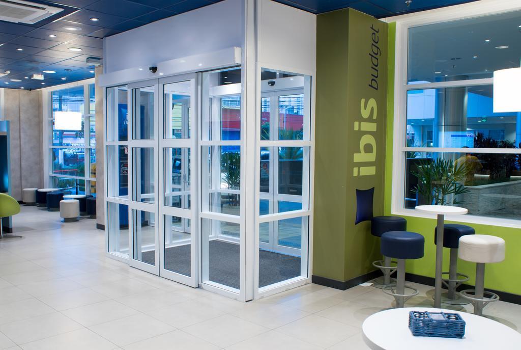 Ibis Budget Озаску Экстерьер фото